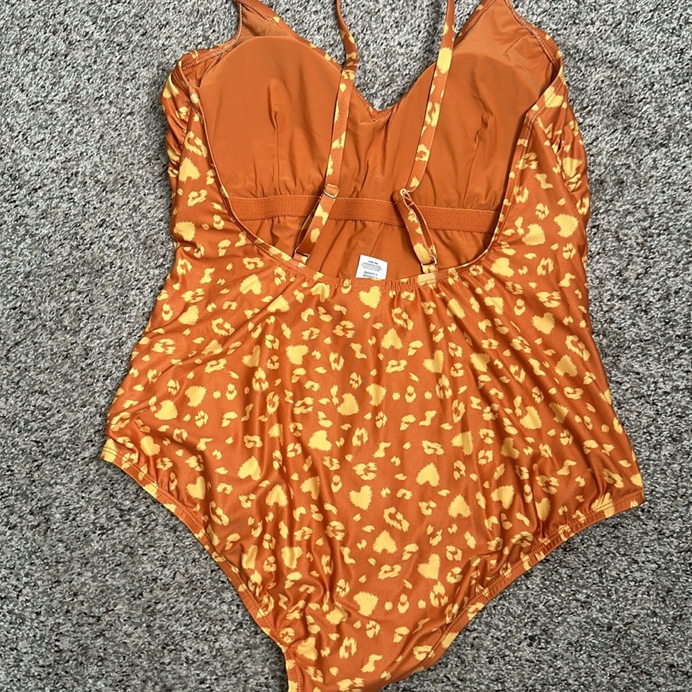 ModCloth peggy heart print vneck one piece swimsuit size xL  beach vocation - Picture 3 of 7